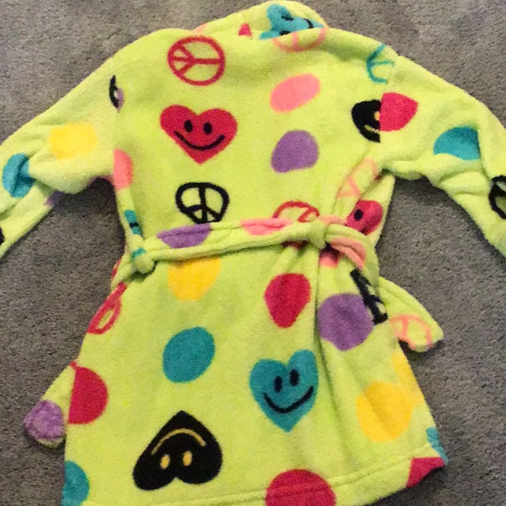 Peace and Hearts Robe - Picture 7 of 7